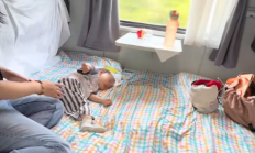 
        		一家人购买硬卧包厢6个铺位爆改成大床房引热议 12306客服回应 !	