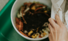 
        		有望减少塑料污染！新研究用食物垃圾开发出天然薄膜 !	