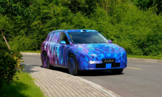 鸿蒙智行首次下探20万内 尚界首车谍照曝光：空间稳了！