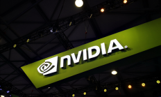 再创新高！英伟达市值突破4.3万亿美元 黄仁勋多次套现