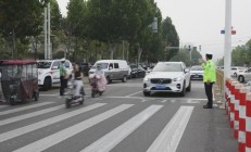 枣庄：站好“护学岗”，上好“第一课”