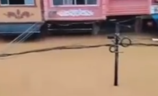 
        		广西遇洪涝天气 有商铺积水到2楼：不少街道被淹 ！	