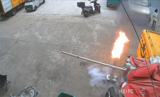 锂电池烧起来有多猛！监控拍下全过程：如同近防炮剧烈开火