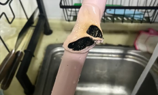 小小的电动牙刷“自燃”并发出巨响 客服:低概率事件